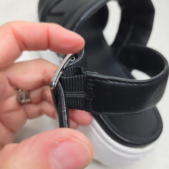 UGG Black and White Platform Sandals Size 9 - Picture 10 of 12